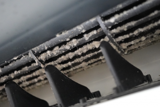 手軽な「洗浄スプレー」が故障や汚れ悪化の原因に?プロが警鐘を鳴らす理由