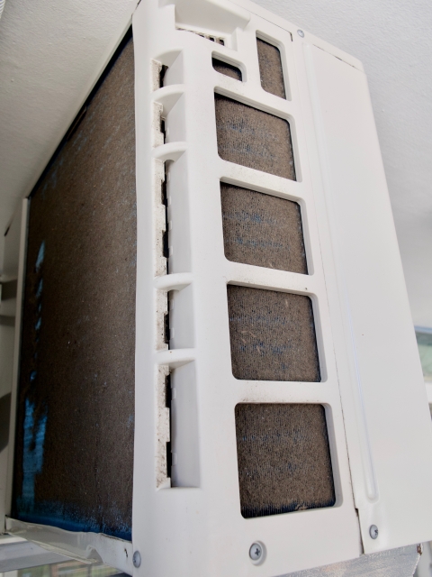 意外と忘れがちな「室外機」のメンテナンス。その重要性とメリット